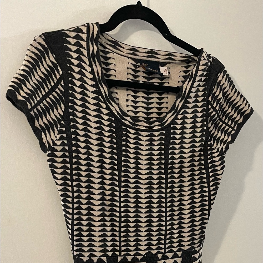 Just Taylor Sweater Dress (M)